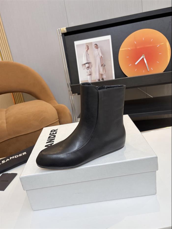 2025112818547906 360